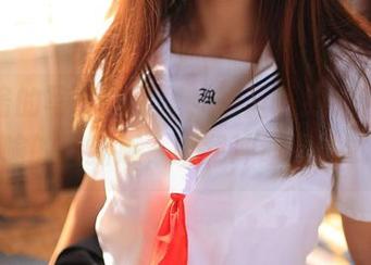 猫九酱的写真作品里，碧蓝誓约有种难以言喻的清新感，给我冲动想试试！