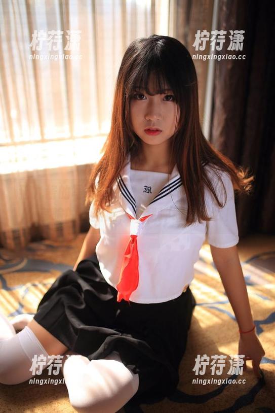 猫九酱的写真作品里，碧蓝誓约有种难以言喻的清新感，给我冲动想试试！-柠荇潇