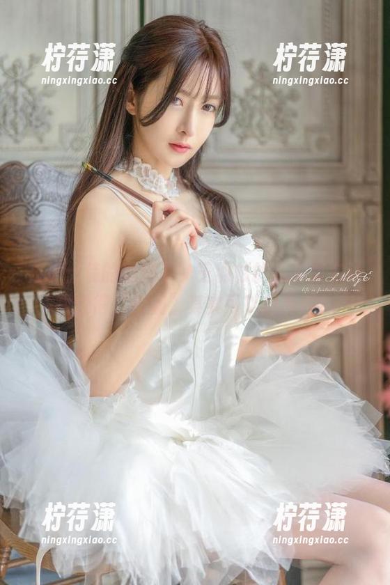 在护士装的遮掩下，王羽杉的私拍莫名让我觉得“看病”其实可以很有趣！-柠荇潇
