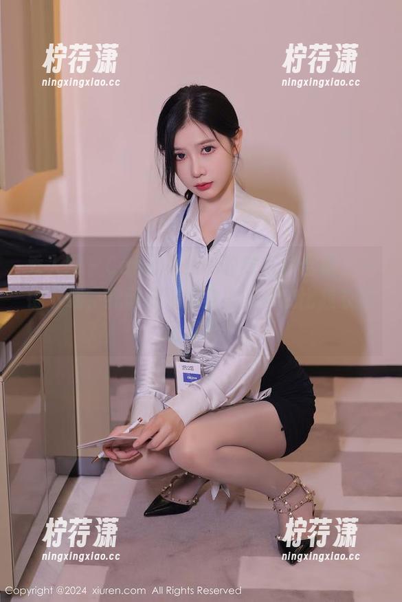秀人网 - Carol周妍希豹纹写真合集，一键下载，我敢打赌她身上的豹纹比我衣橱还复杂！-柠荇潇