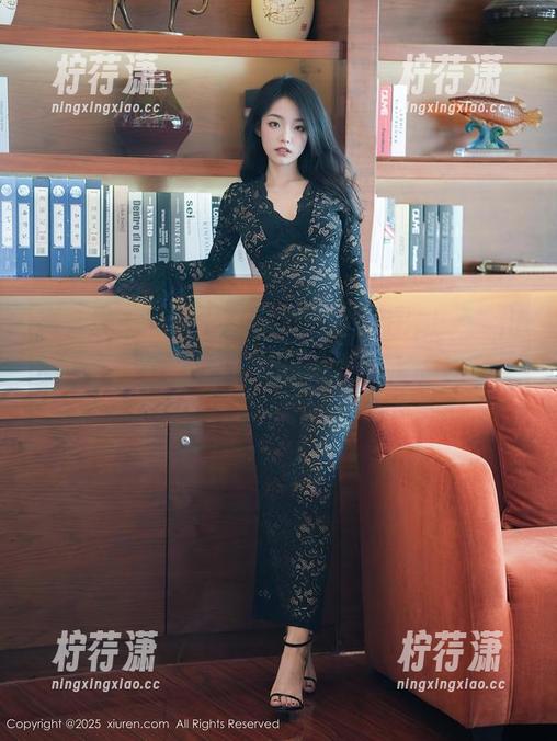 秀人网 - Evelyn艾莉的免费图册——礼服虽美，但记得别迷了眼神，灵魂还在等着呢！-柠荇潇