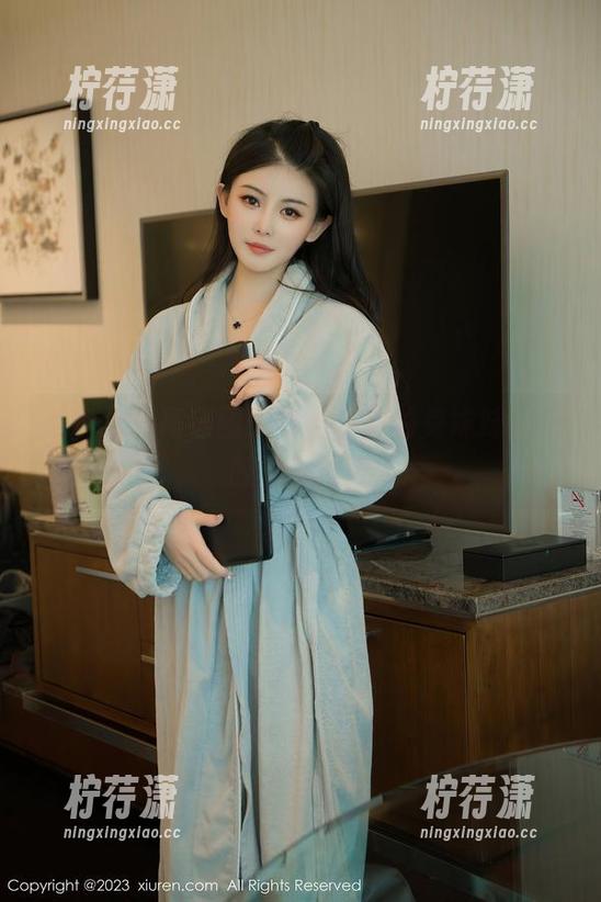 秀人网 - 高清图册开启，你的兔妹妹的校服逆袭计划-柠荇潇