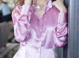 秀人网 - “安然anran”比基尼套图，拍得那么任性，免费送上，水面都亲吻不完！