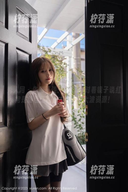 秀人网 - 告别平淡：宋KiKi对着镜子说红裙是最佳搭档，才有了一大波资源！-柠荇潇