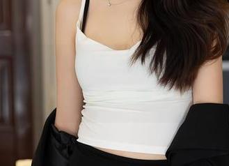 秀人网 - 新鲜出炉！幼幼的校服图集，不会让你失望吧