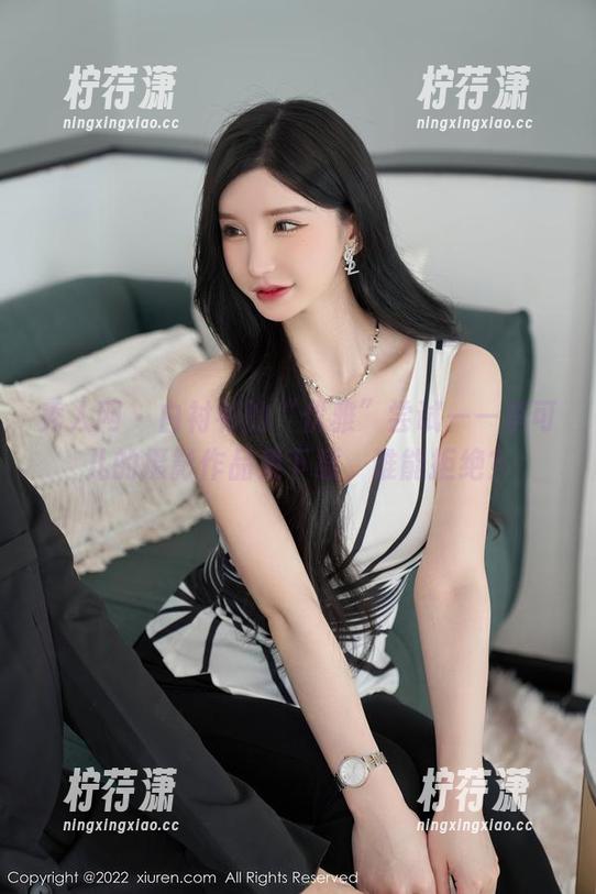 秀人网 - 白衬衫的“优雅”尝试——李可儿的摄影作品集下载，谁能拒绝？-柠荇潇