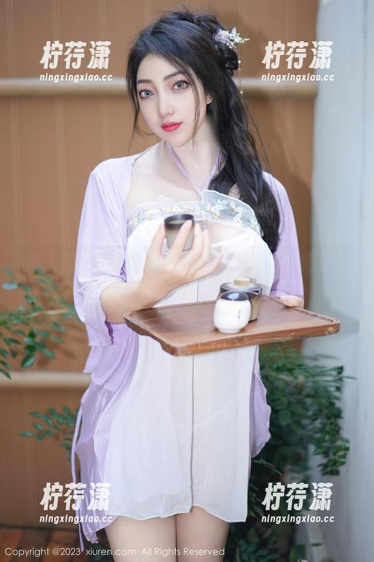 秀人网 - 被林文文的美脚吸引，图库又要重挤了？-柠荇潇