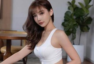 秀人网 - “裤里丝的私房故事”——林文文yooki的美图总让人心情大好！