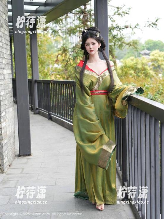 秀人网 - 林文文yooki的户外作品集：下载吧，谁在意空气清新不清新？-柠荇潇