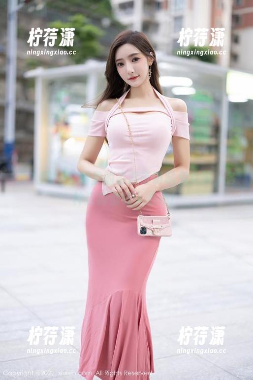 秀人网 - 套图里的淼淼萌萌哒兔女郎，各种姿势都让人心动！-柠荇潇