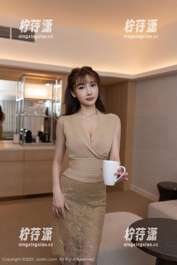 秀人网 - 说好的简单私拍，爱酱里的女仆却让我琢磨了好久...-柠荇潇