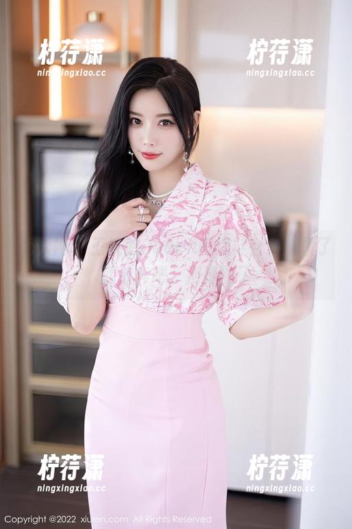 秀人网 - 王婉悠Queen高跟鞋合集：累了就放弃吧，别挣扎了-柠荇潇