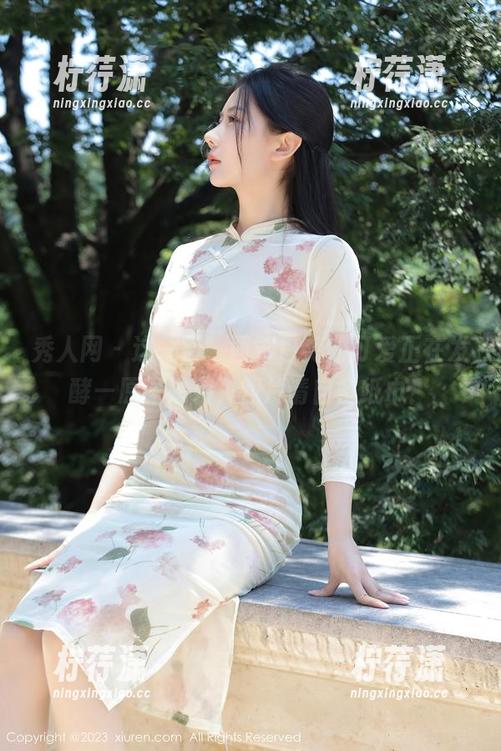 秀人网 - 这一刻，西希白兔的可爱正在发酵—原图来袭，照片请自备纸巾！-柠荇潇