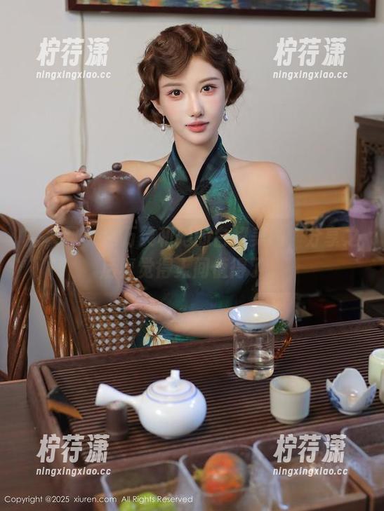 秀人网 - 赵万灵和她的白裙美图，分享之后真觉得人间值得了。-柠荇潇