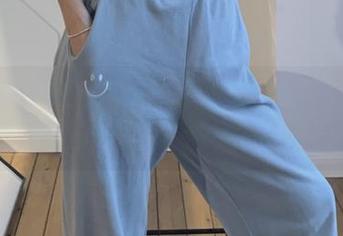 微密圈 - 学姐图册：粉色的猪陈佩奇免费送你快乐，真心：不满意可以退款吗？