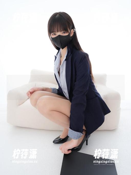 紧急企划 - 福利炸裂！林书辞的泳装作品让人不想移开眼睛，全心投入这种自信。-柠荇潇