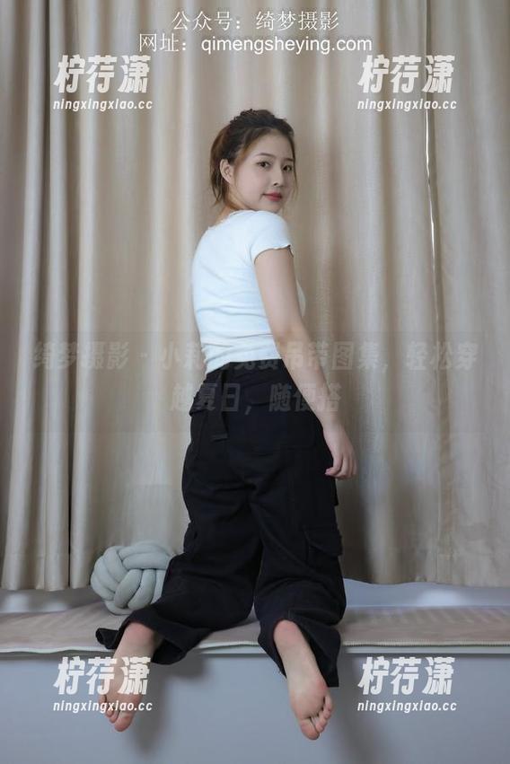 绮梦摄影 - 小莉的免费吊带图集，轻松穿越夏日，随便搭-柠荇潇