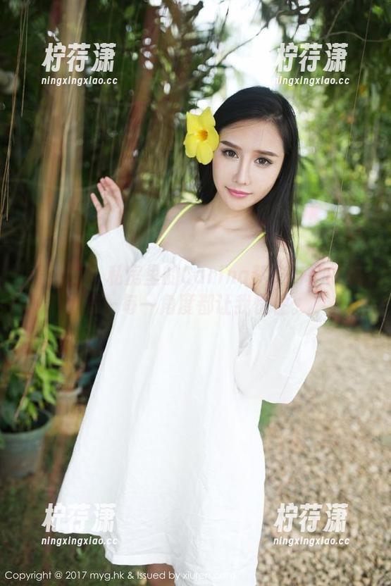 美媛馆 - 私房里的Carina梦绮与她的美脚—每一角度都让我愣住。-柠荇潇