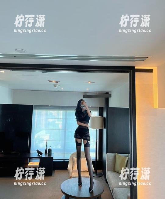 微密圈 - 拼了！葛征最新御姐合集，嘴角上扬的画风！-柠荇潇