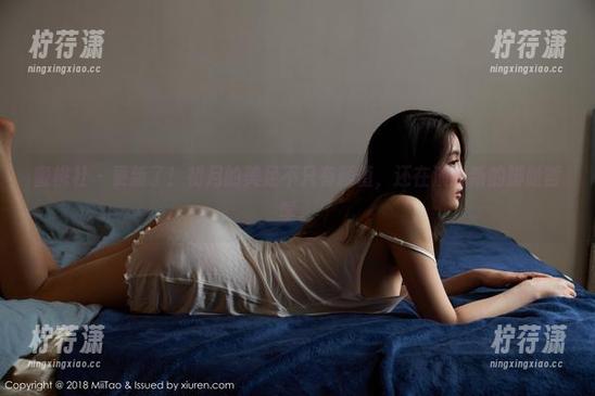 蜜桃社 - 更新了！初月的美足不只有颜值，还在演绎新的脚趾哲学。-柠荇潇
