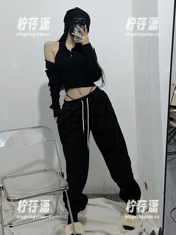 微密圈 - 陈佩奇的连衣裙写真：简单、直接，我的目光就被这条裙子锁定了。-柠荇潇
