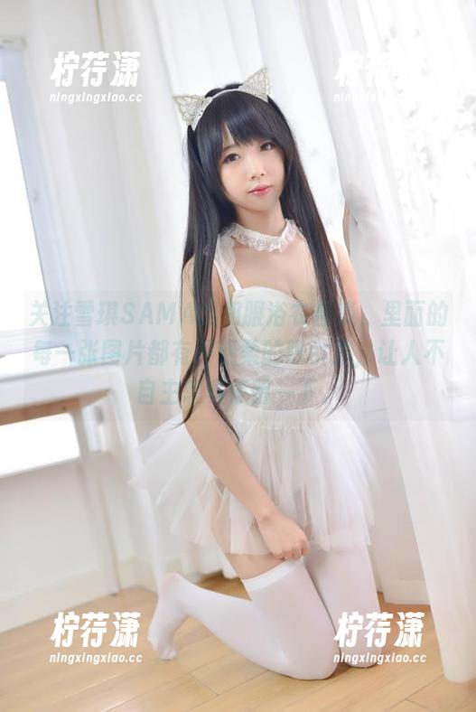 关注雪琪SAMA的和服浴衣合集，里面的每一张图片都有种温柔的吸引力，让人不自主想多停留一下。-柠荇潇